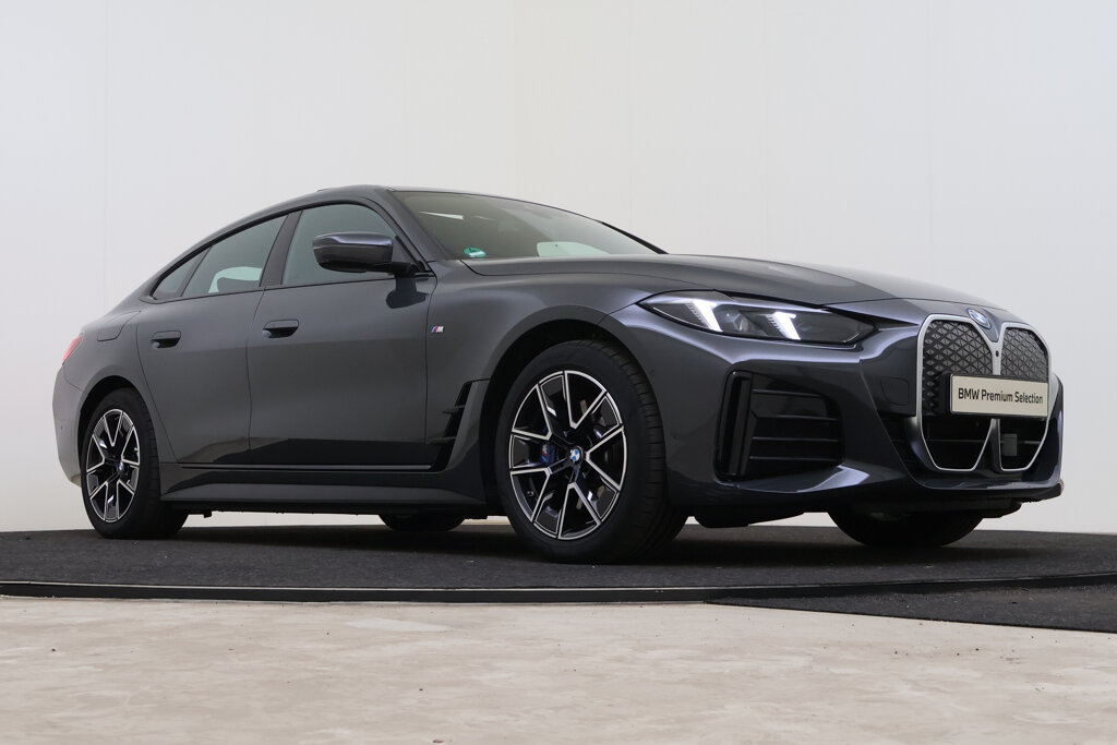 BMW i4 10