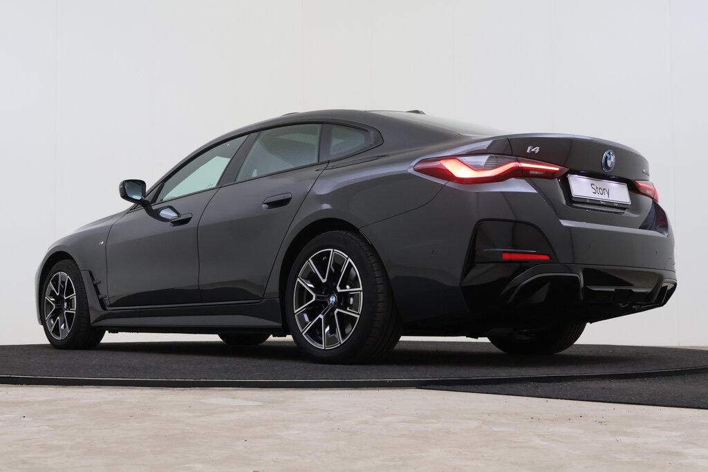 BMW i4 11