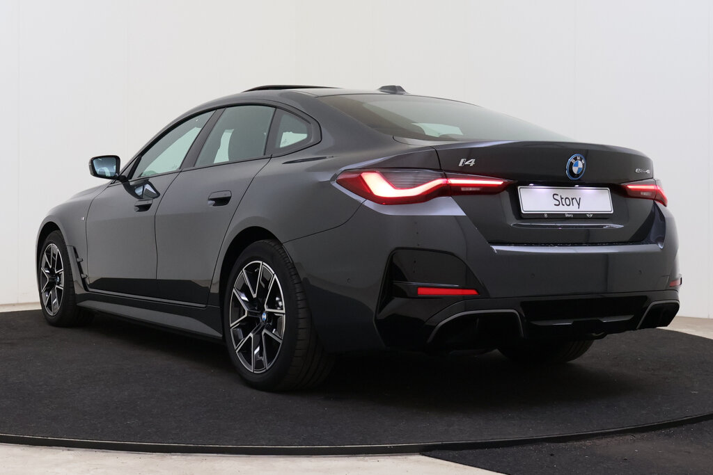 BMW i4 15