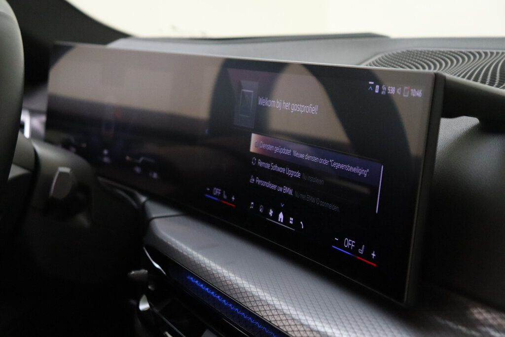 BMW i4 18