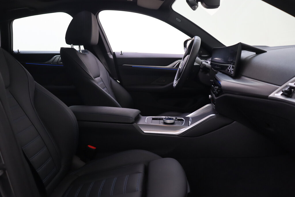 BMW i4 19