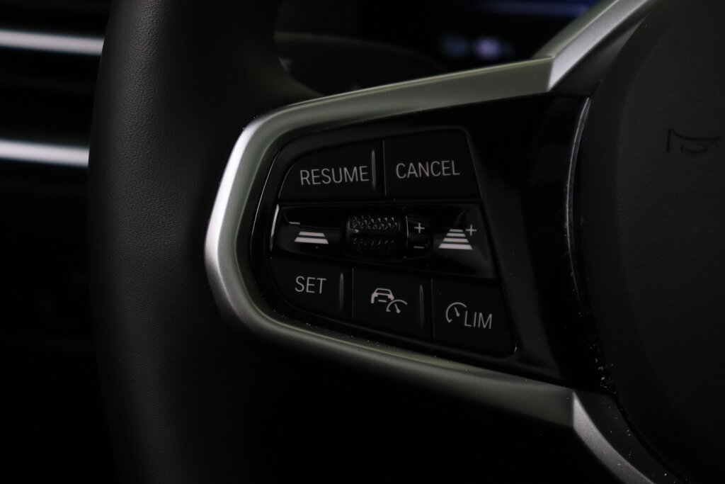 BMW i4 26