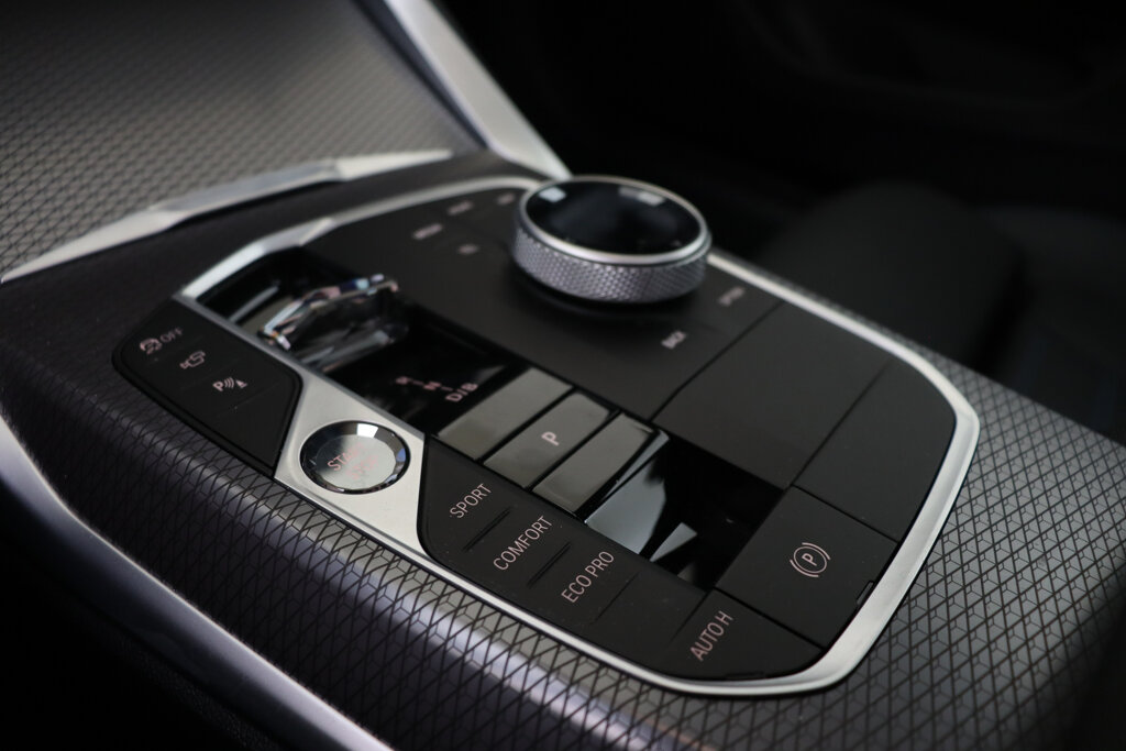 BMW i4 30
