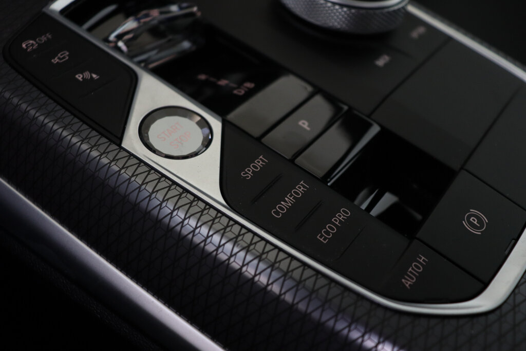 BMW i4 33