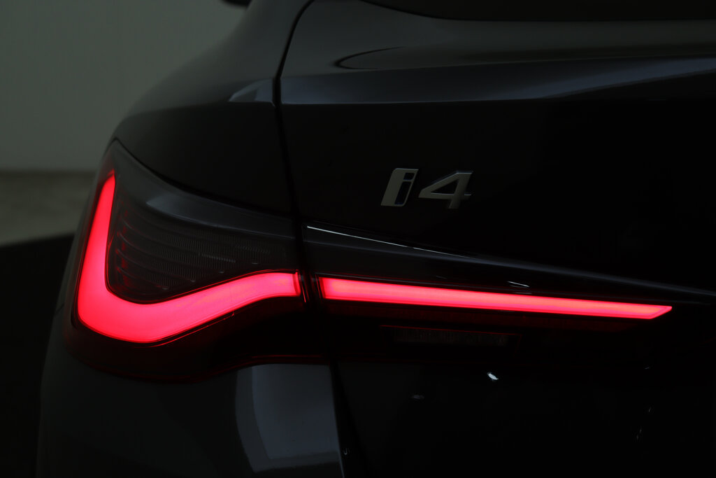 BMW i4 59