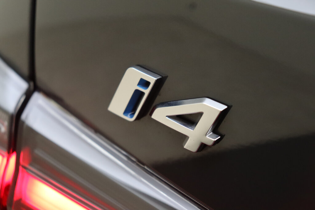 BMW i4 60