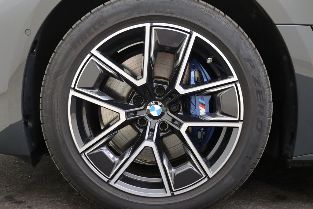 BMW i4 72