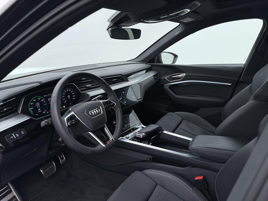 Audi Q8 e-tron 55 quattro 408 PK S-Line Competition 115 kWh