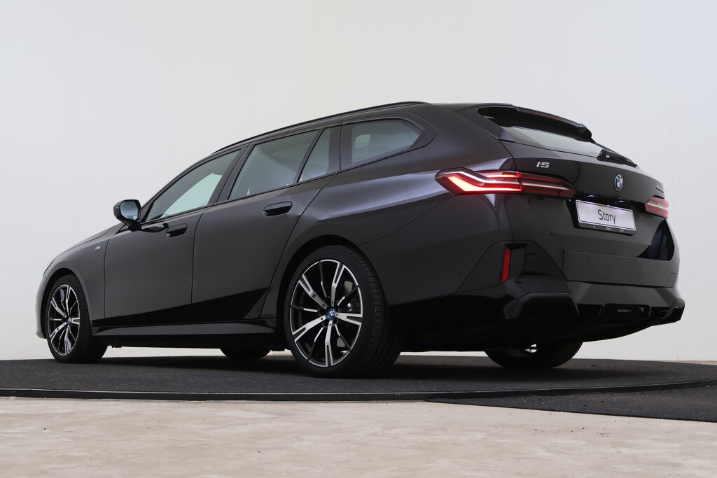 BMW i5 11