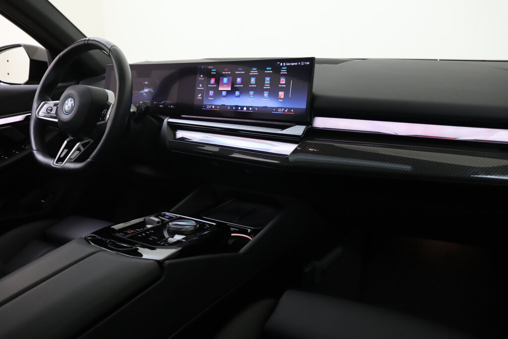 BMW i5 16
