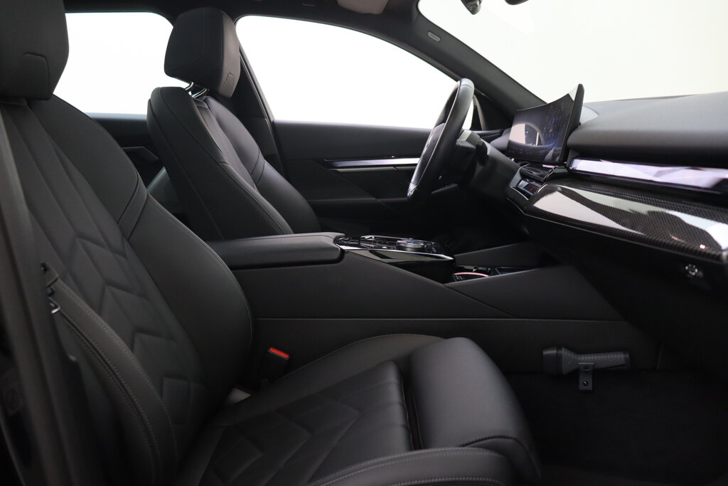 BMW i5 19
