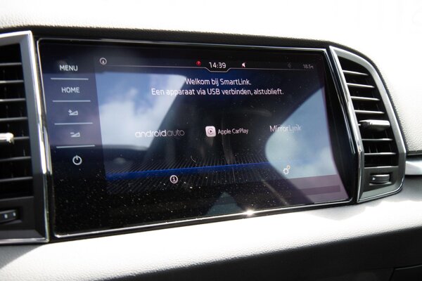 Apple Carplay/Android Auto Apple Carplay/Android Auto