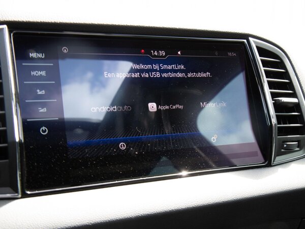 Apple Carplay/Android Auto Apple Carplay/Android Auto