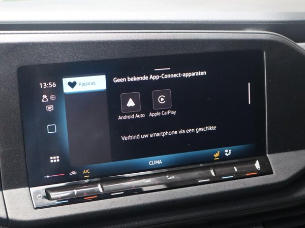 Apple Carplay/Android Auto Apple Carplay/Android Auto