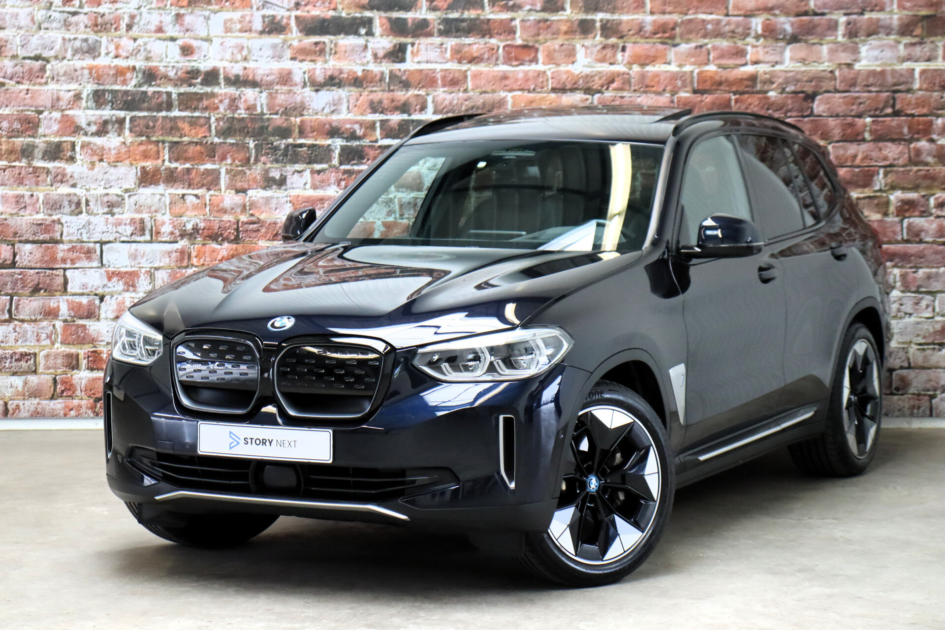 BMW iX3 High Executive 80 kWh Automaat