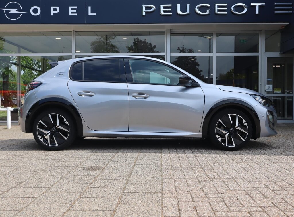 Peugeot 208 GT HYBRID 145pk e-DCS6 automaat, Rijklaarprijs, Camera voor en achter Adaptieve cruise control Keyless entry & start - Afbeelding 3