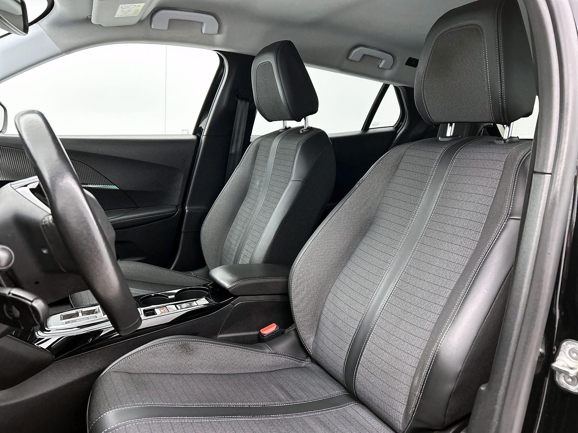 Peugeot e-2008