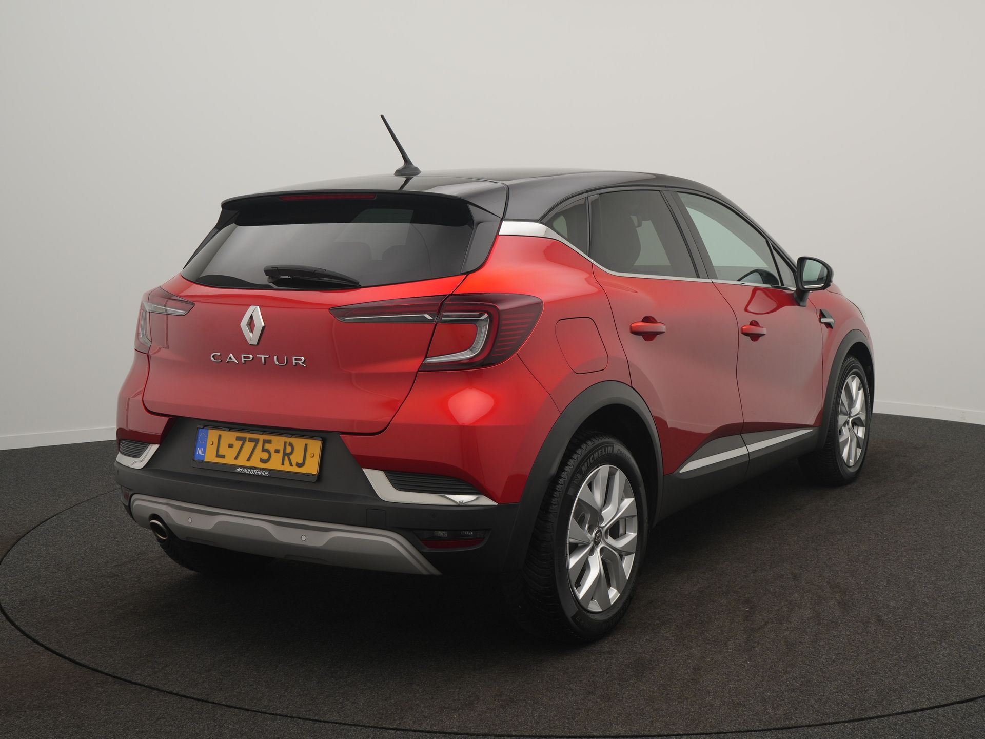 Renault Captur 1.3 TCe 140 Intens EDC - Afbeelding 4