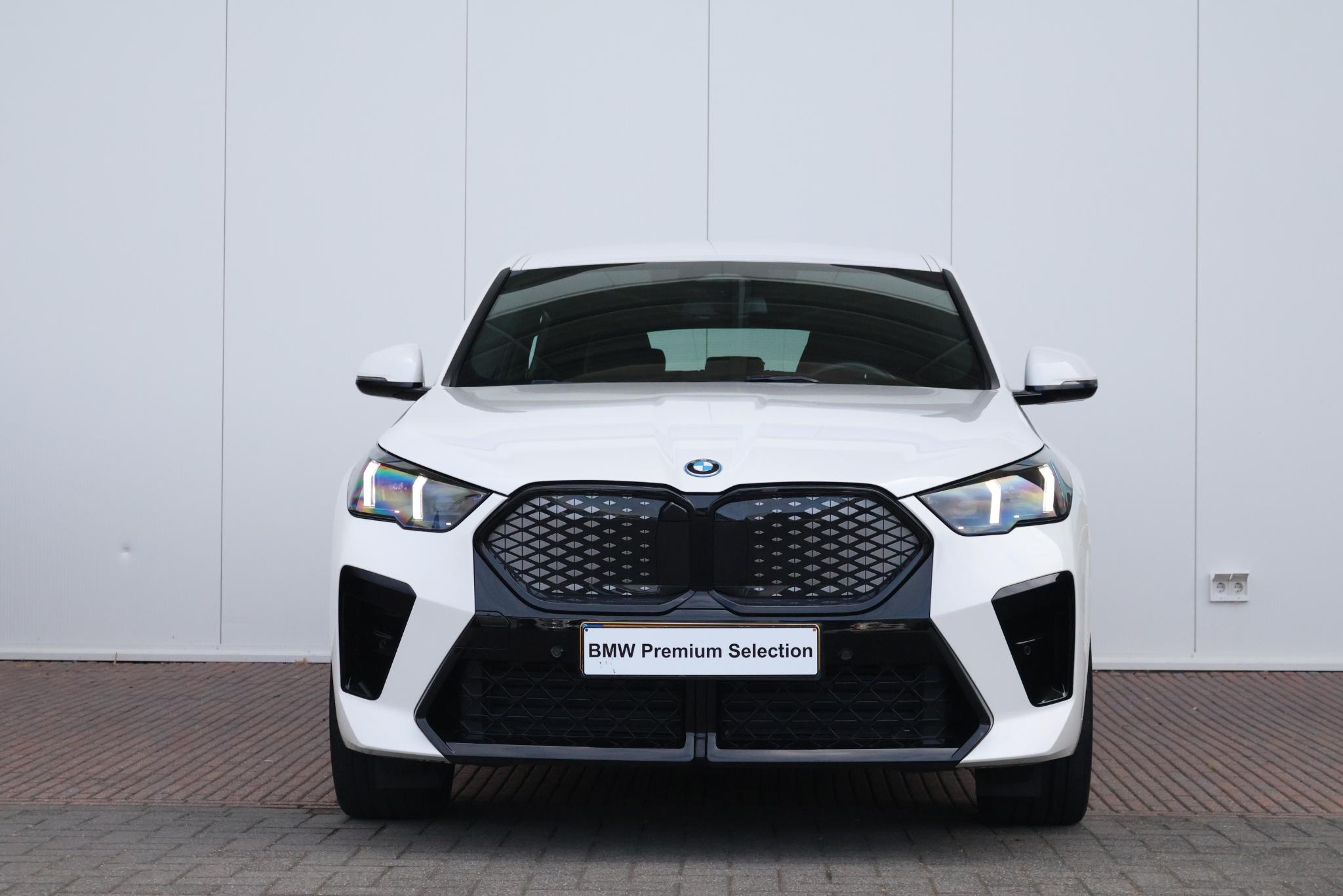BMW iX2 xDrive30 67 kWh - Afbeelding 3