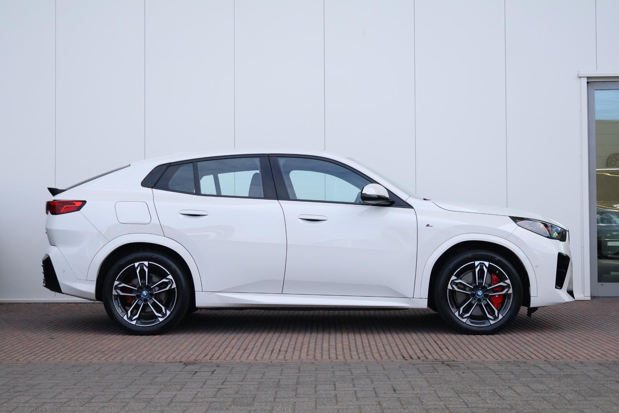 BMW iX2 xDrive30 67 kWh - Afbeelding 5