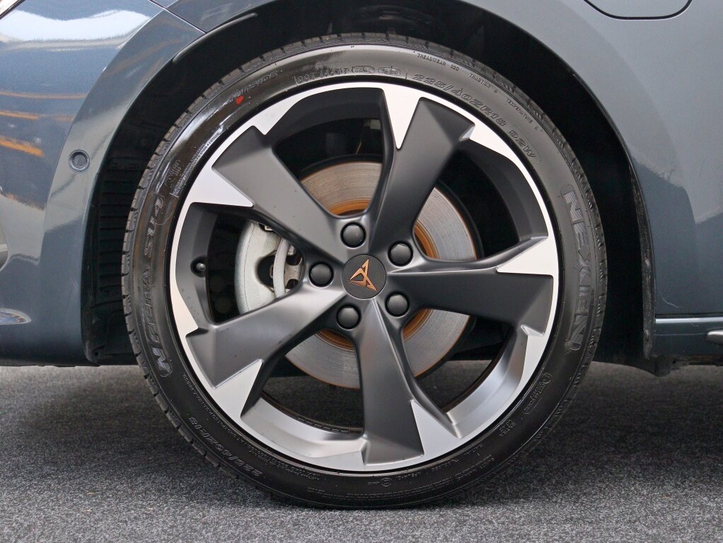 Cupra León