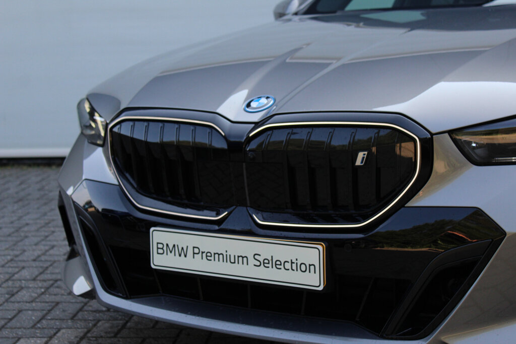 BMW i5 19
