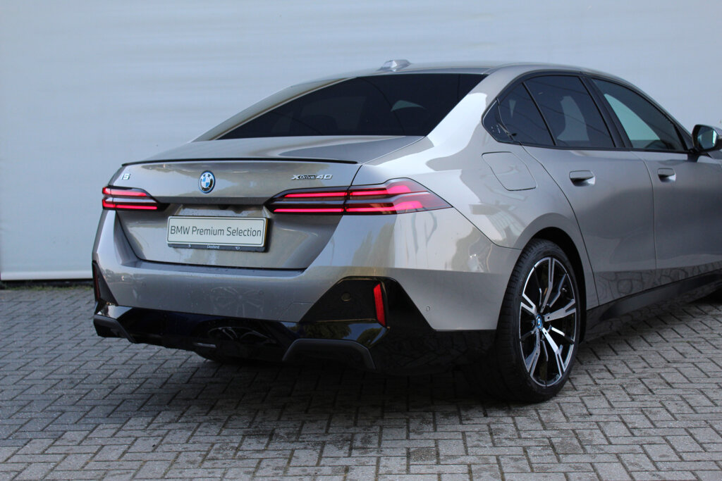 BMW i5 20