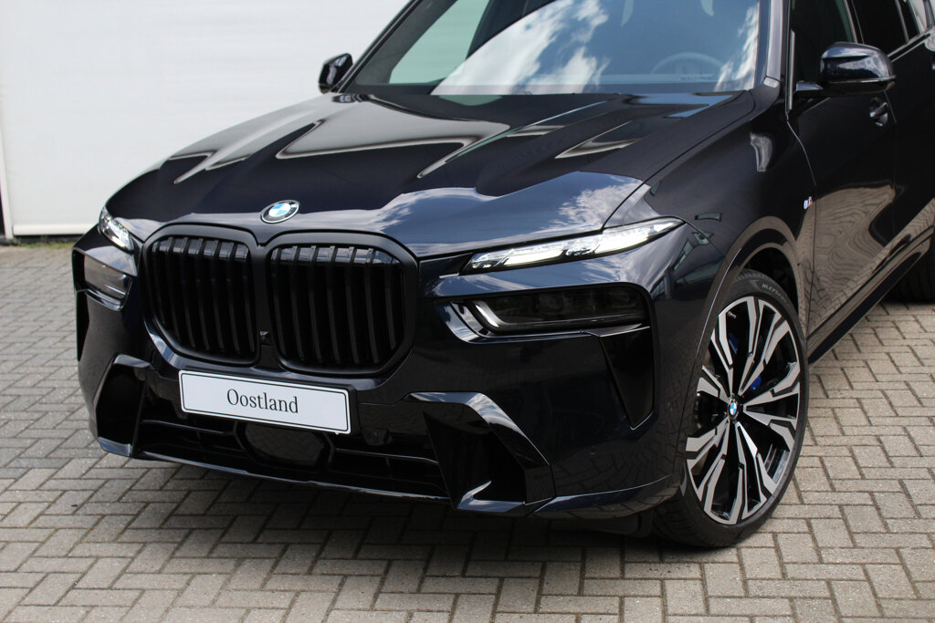 BMW X7 25