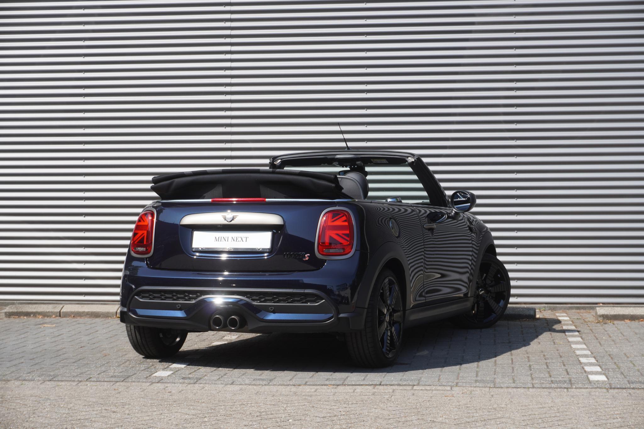 MINI Cabrio Cooper S - Afbeelding 2