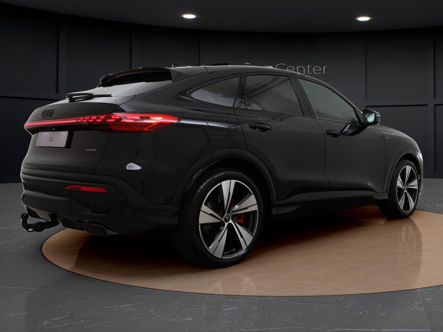 Audi Q5 Sportback S edition Competition 2.0 e-hybrid 270 kW / 367 PK