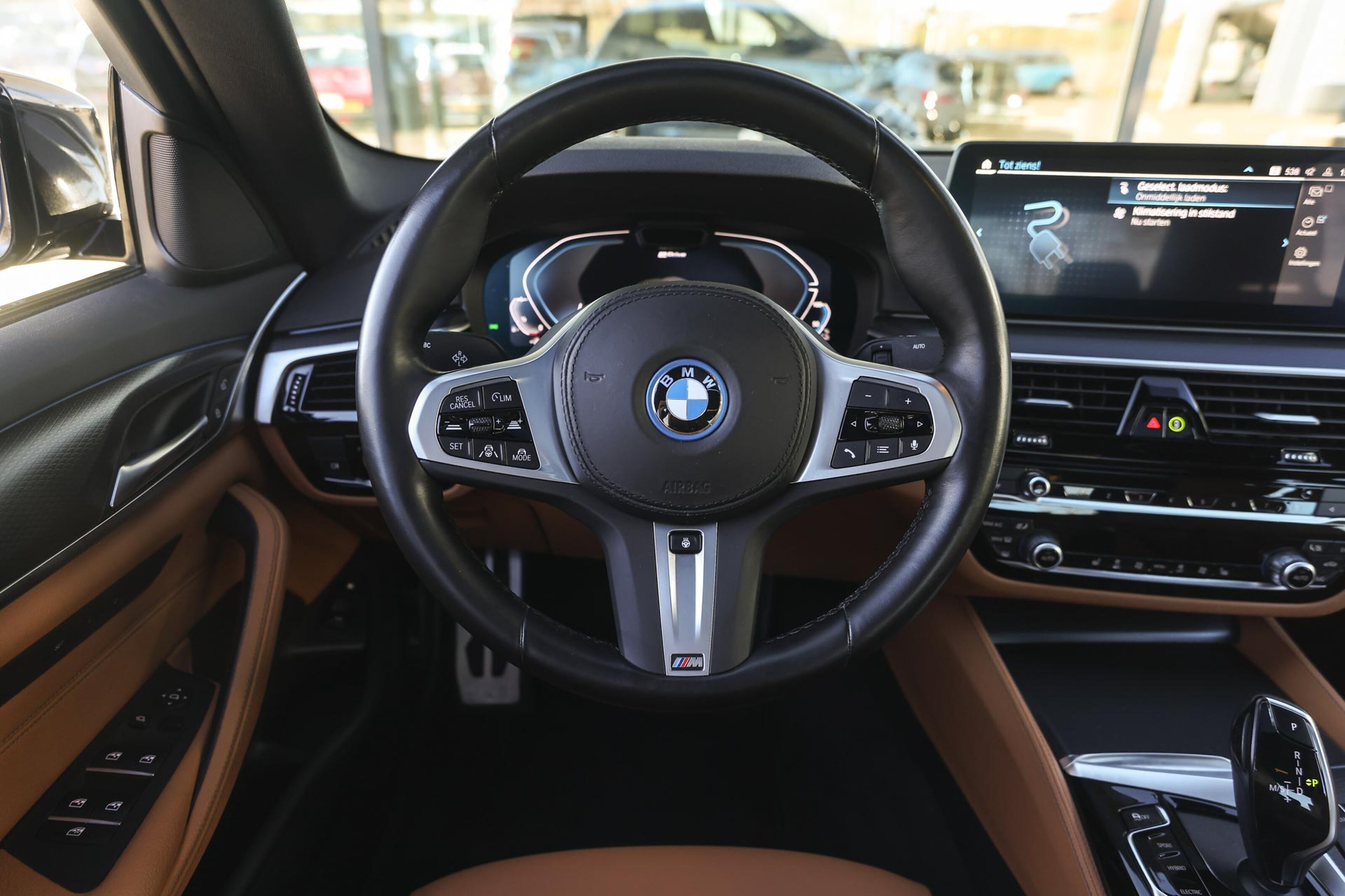 BMW 5 Serie 545e xDrive M Sport Automaat