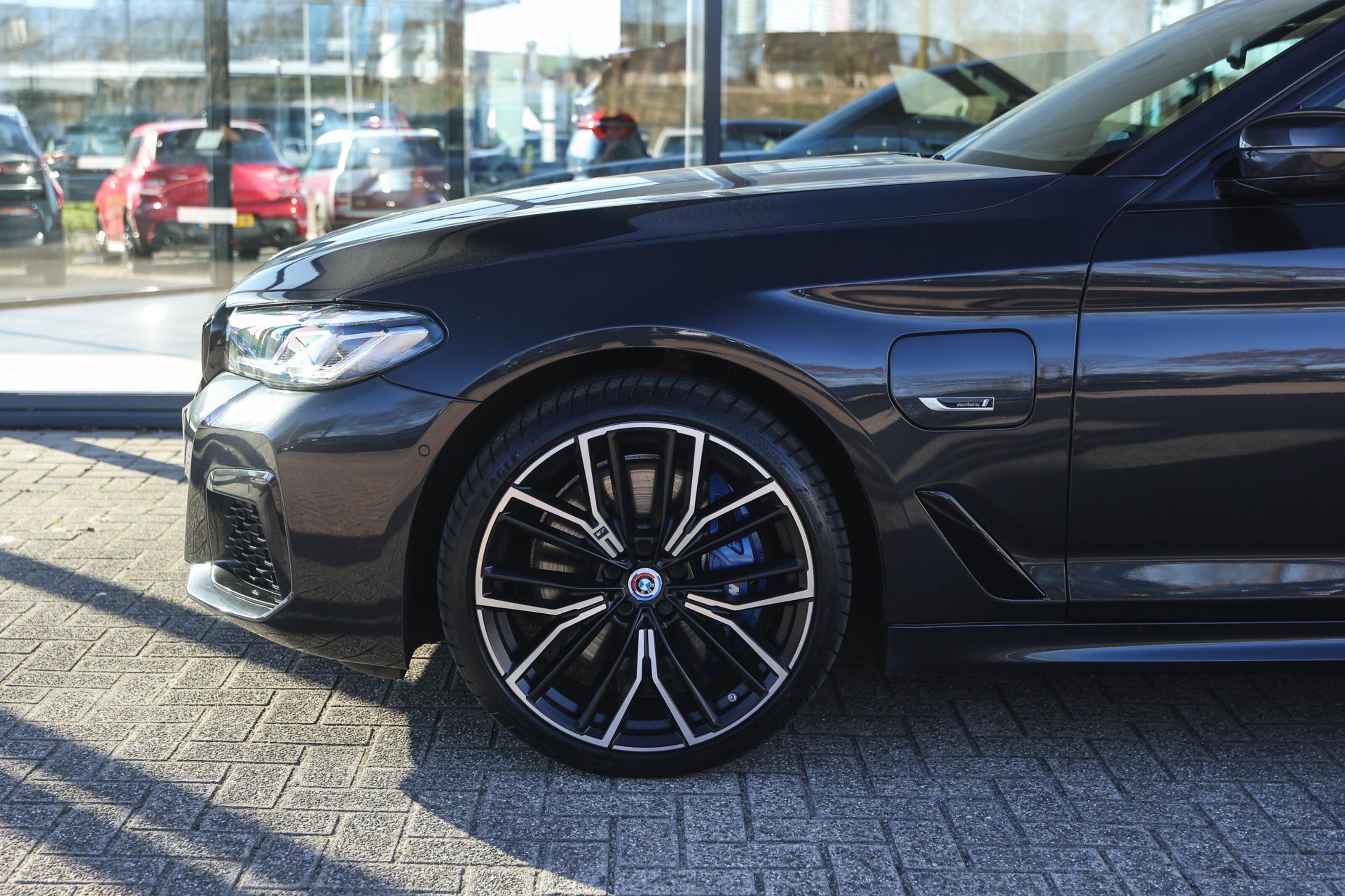 BMW 5 Serie 545e xDrive M Sport Automaat