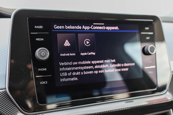Apple Carplay/Android Auto Apple Carplay/Android Auto