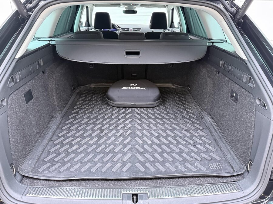 Škoda Superb Combi 1.4 TSI iV Ambition