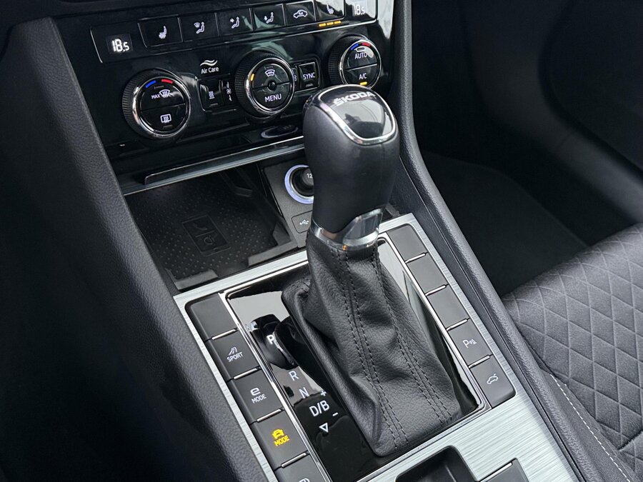 Škoda Superb Combi 1.4 TSI iV Ambition