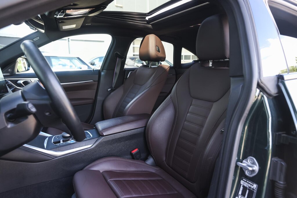 BMW i4 12