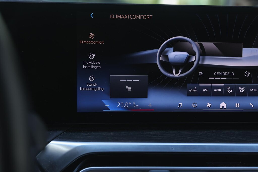 BMW i4 22