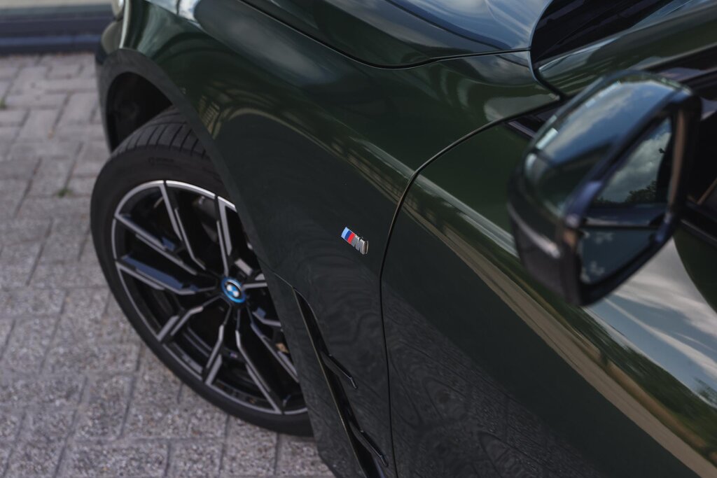 BMW i4 29