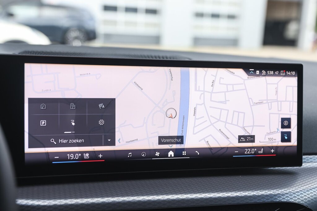 BMW i4 16