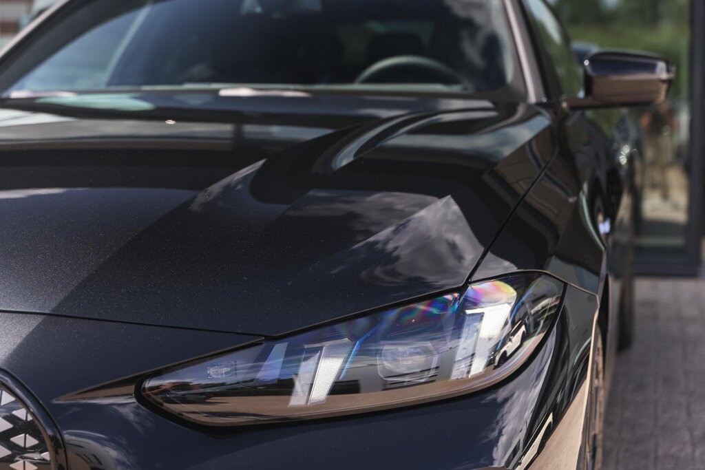BMW i4 20