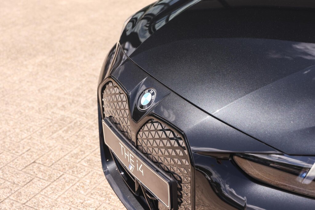 BMW i4 21