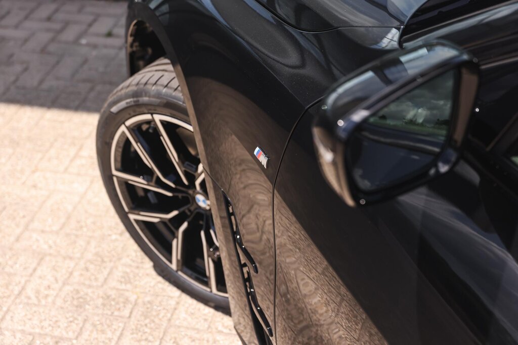 BMW i4 23
