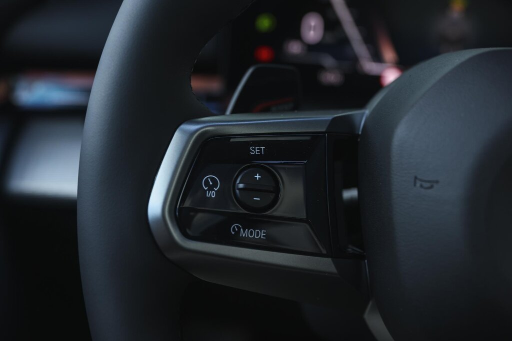 BMW i5 14