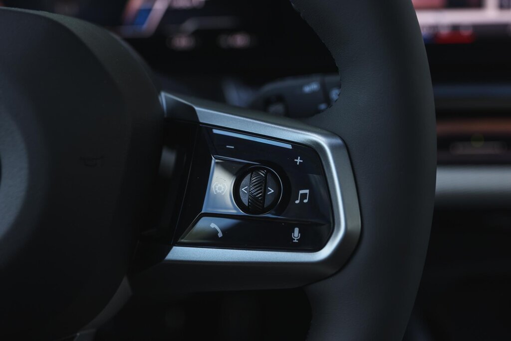 BMW i5 15