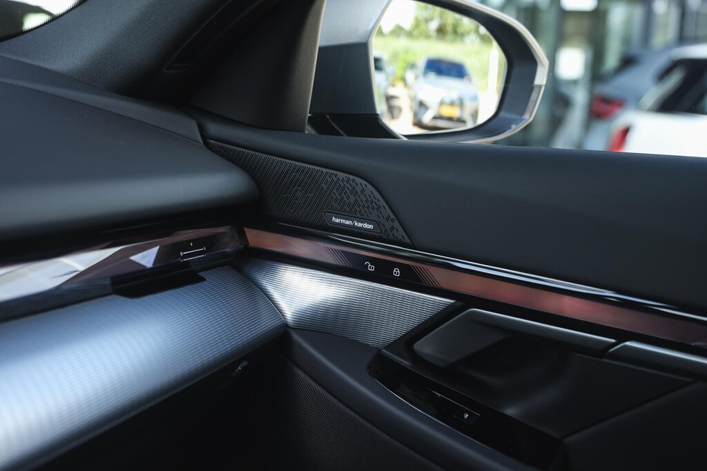 BMW i5 16