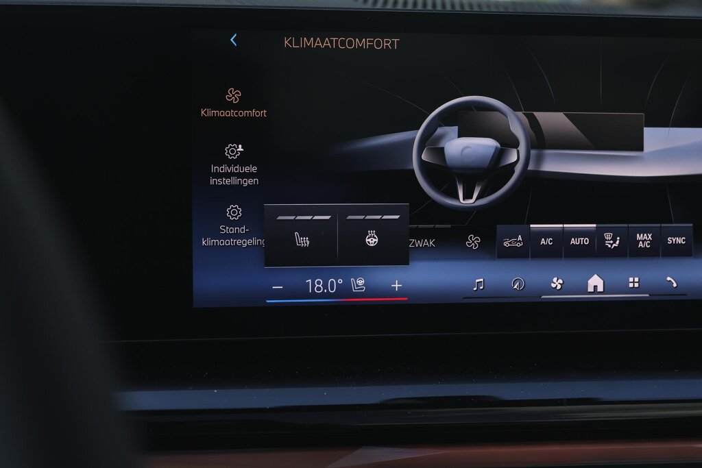 BMW i5 24