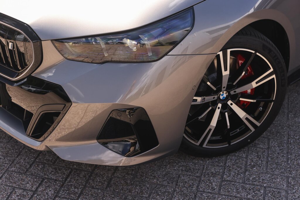 BMW i5 29