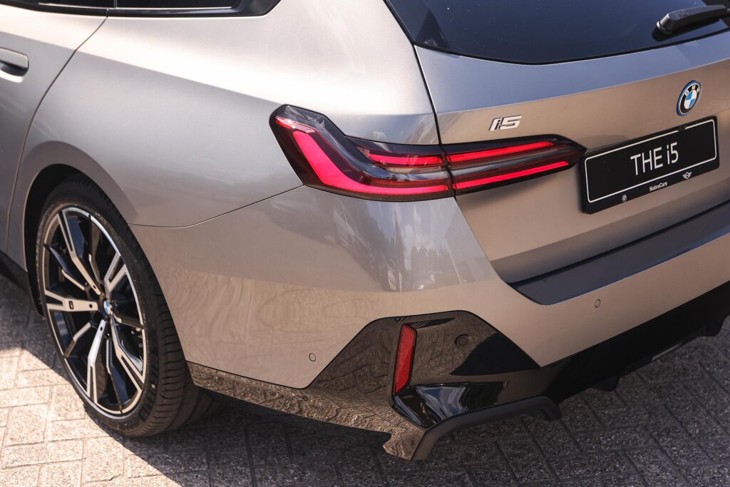 BMW i5 32