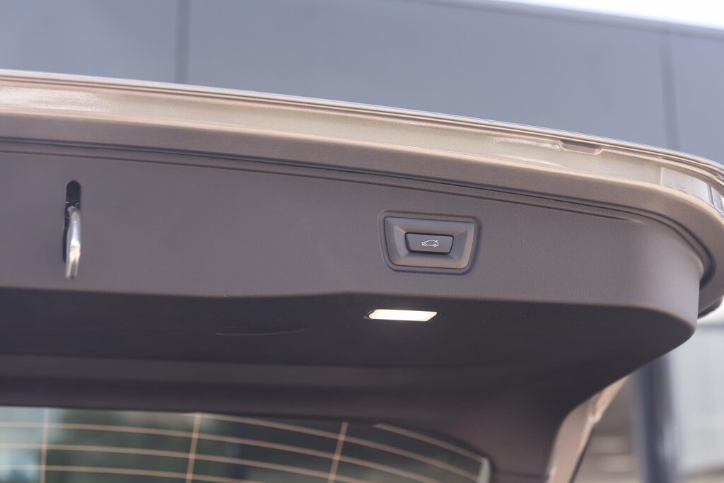 BMW i5 34