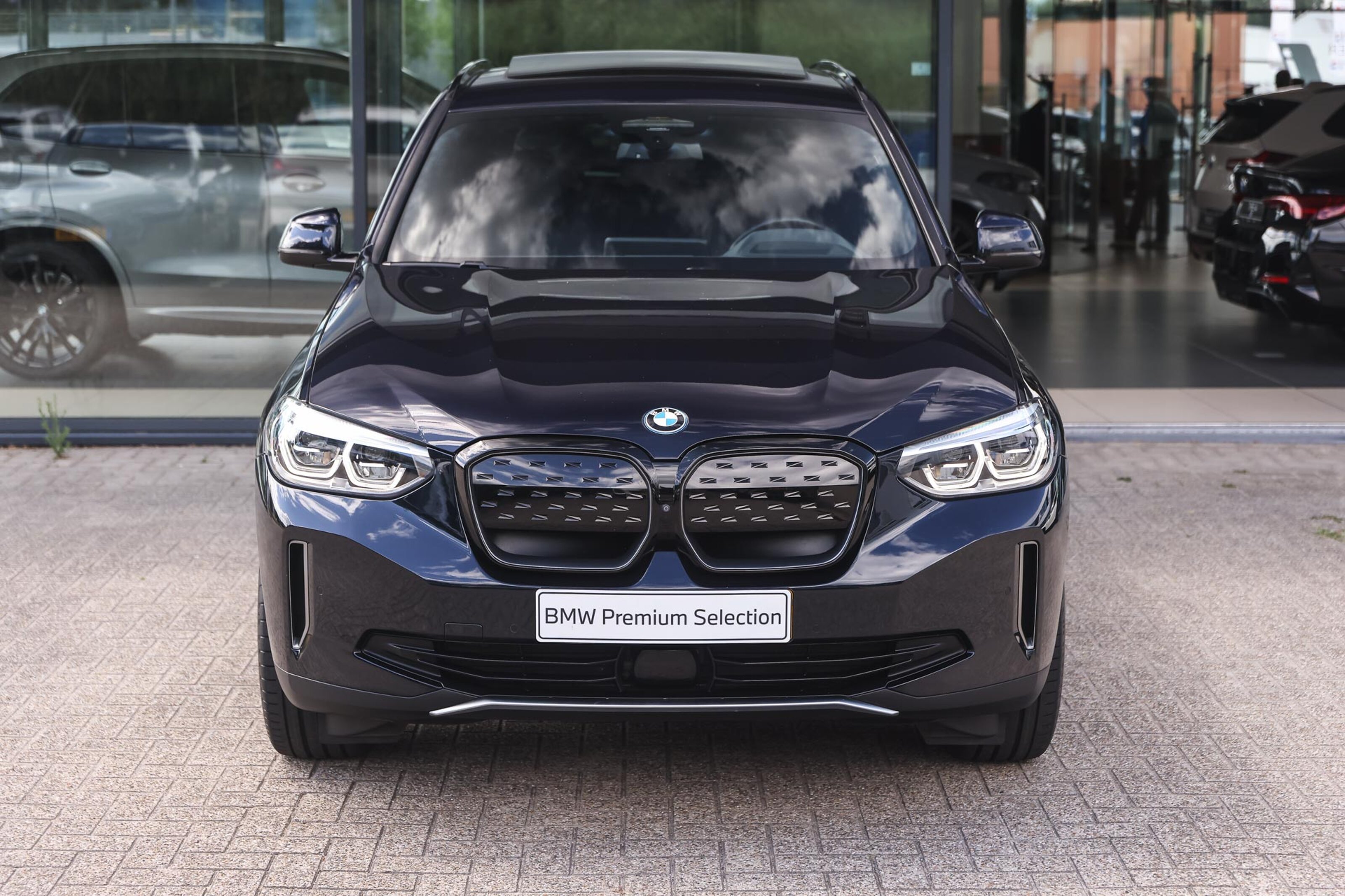 BMW iX3 6